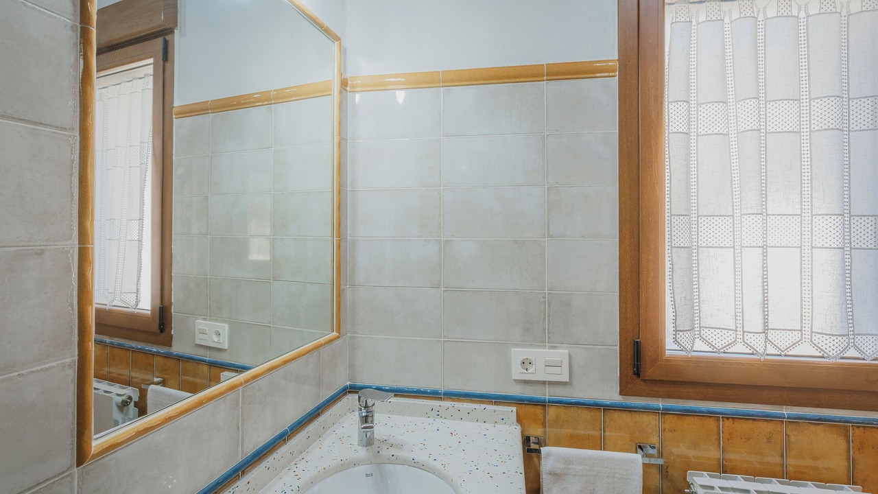 Photo of Bathroom in Santibanez del Val