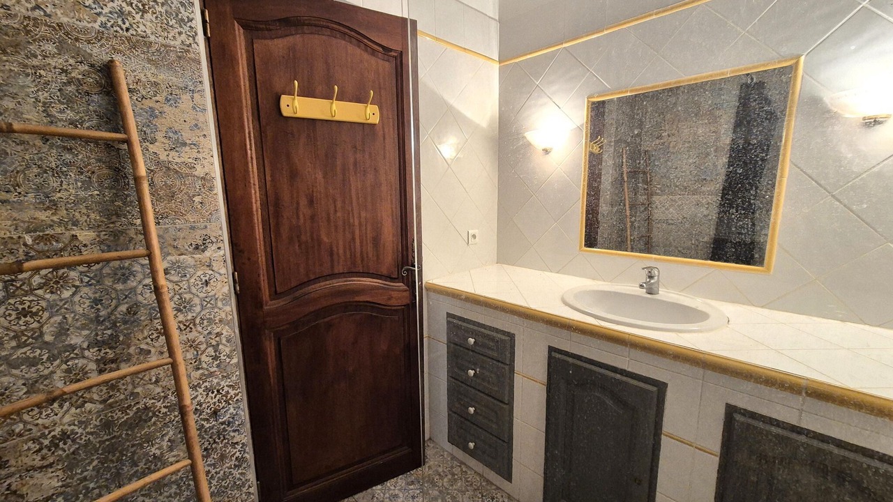 Photo of Bathroom in Arles