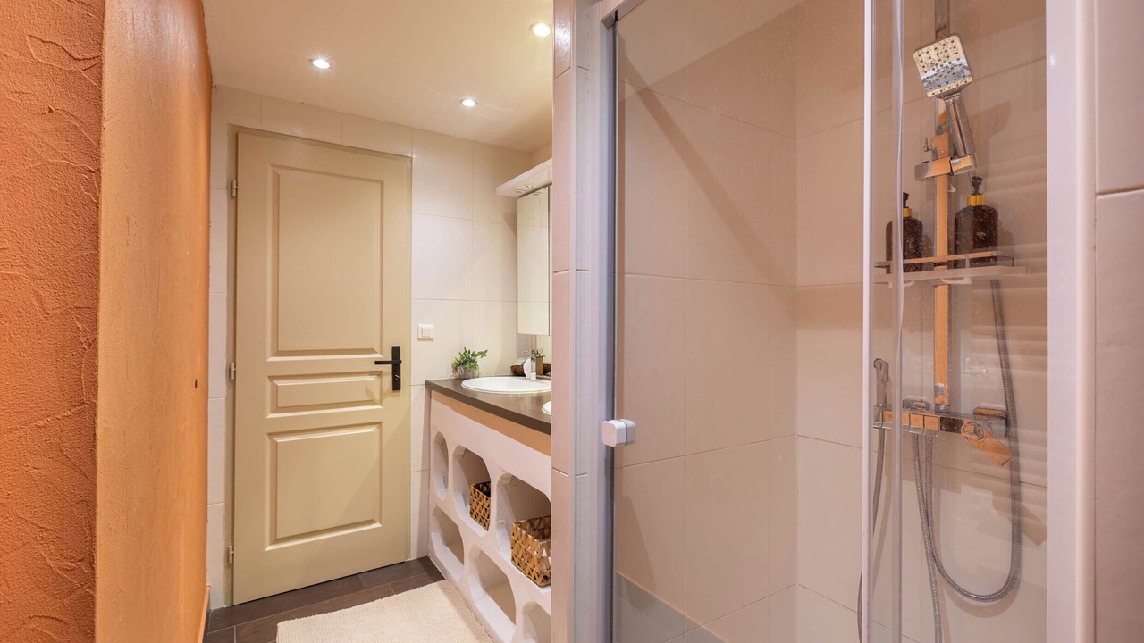 Photo of Bathroom in Saint-Jean-de-Touslas
