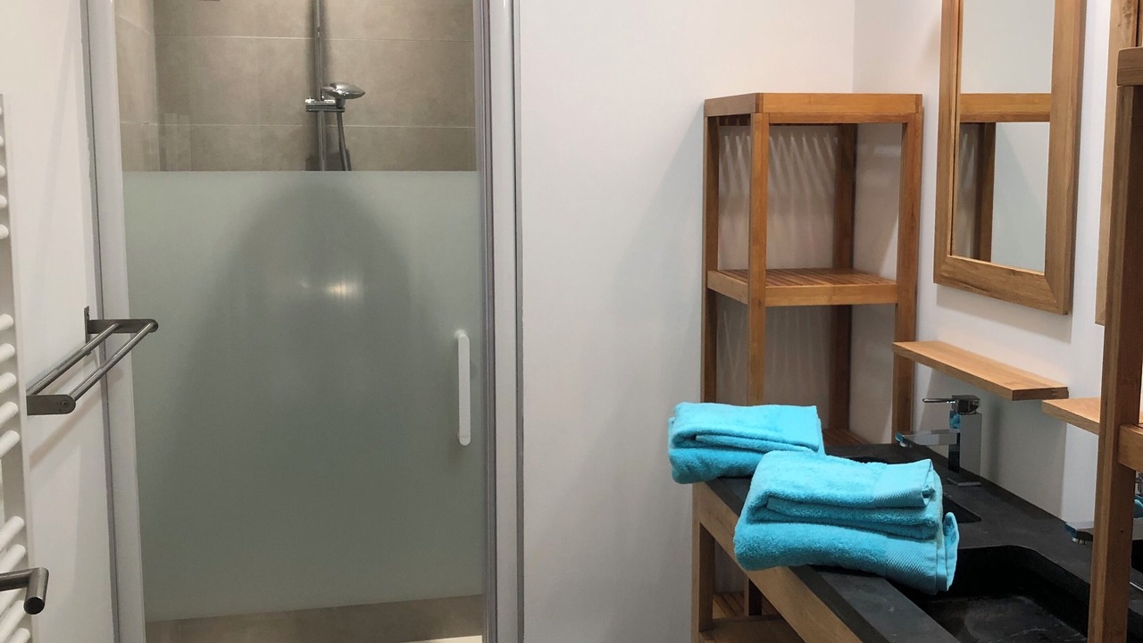 Photo of Bathroom in Garrigues-Sainte-Eulalie