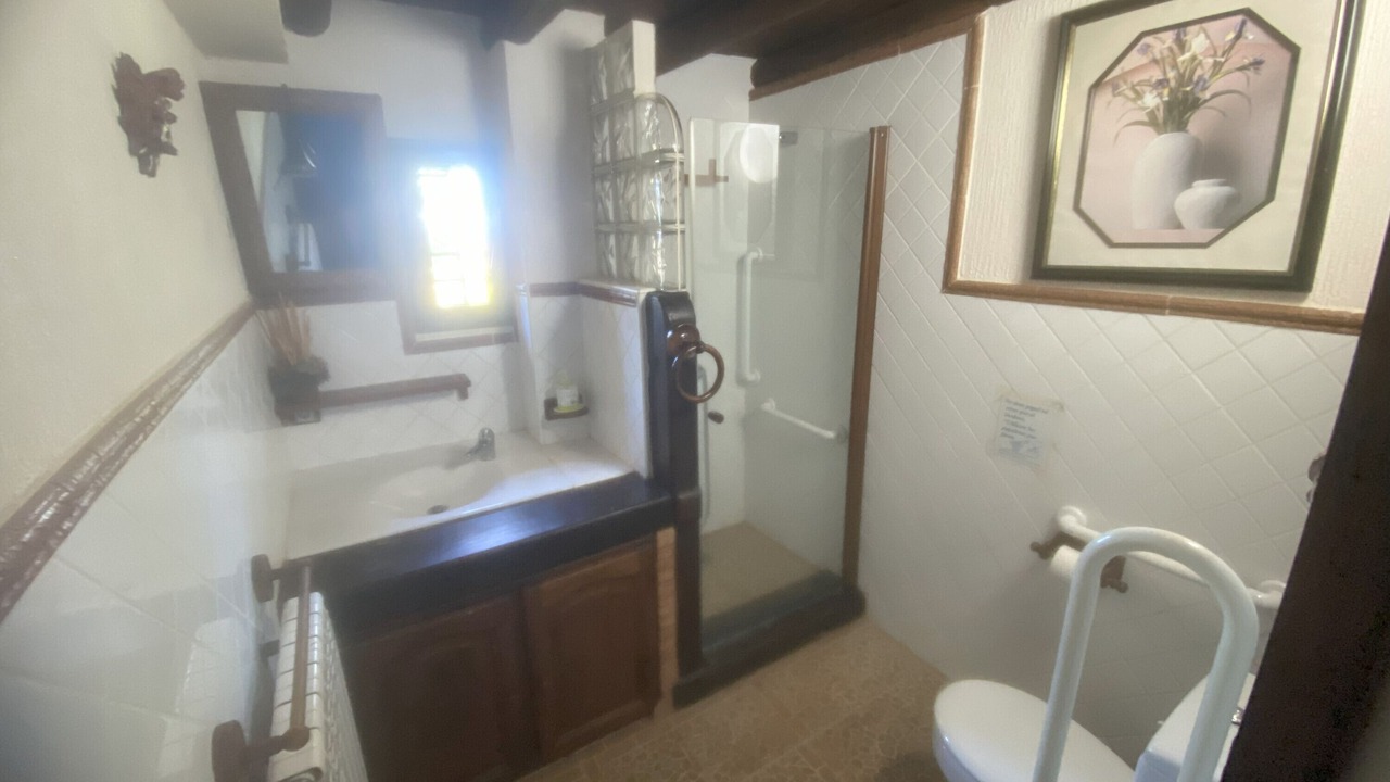Photo of Bathroom in Calanas