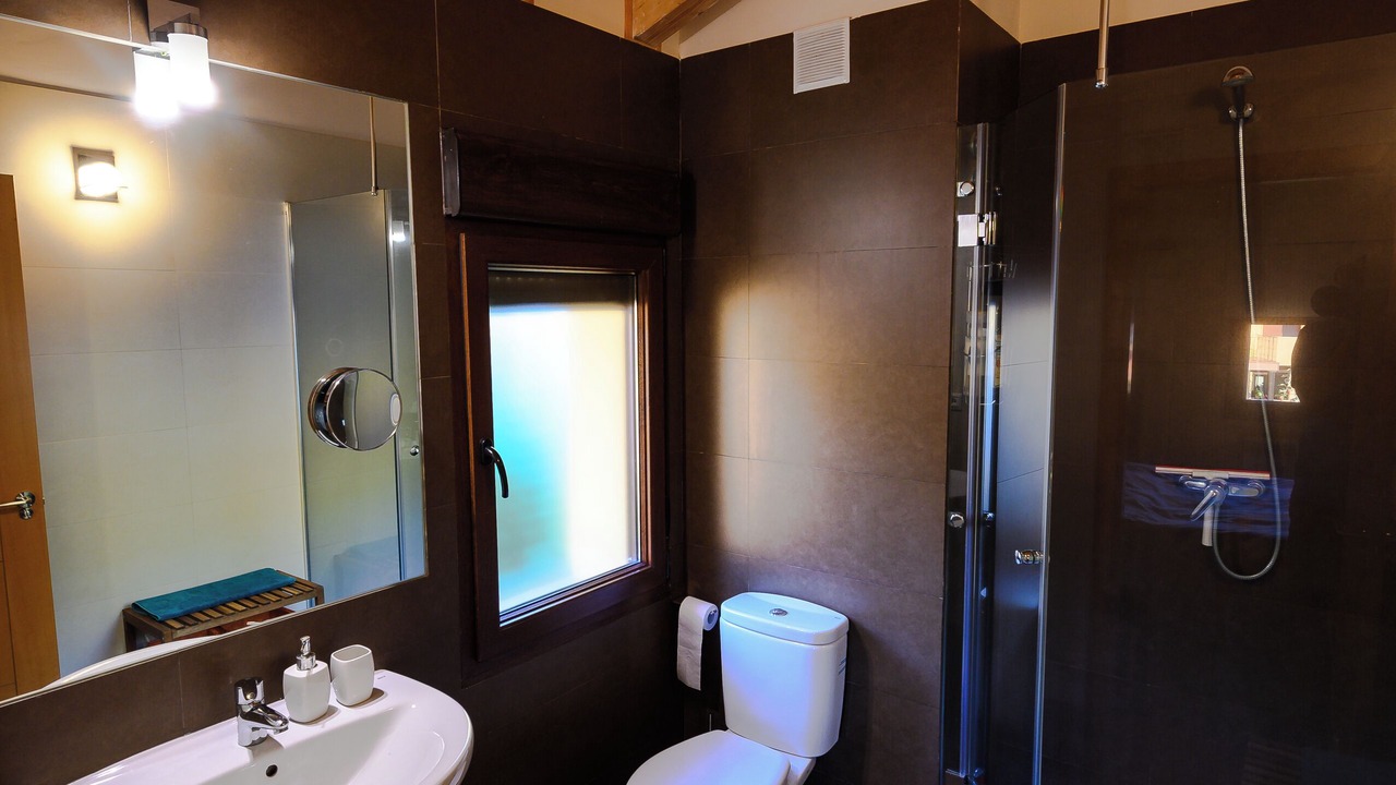 Photo of Bathroom in Hoyos del Espino