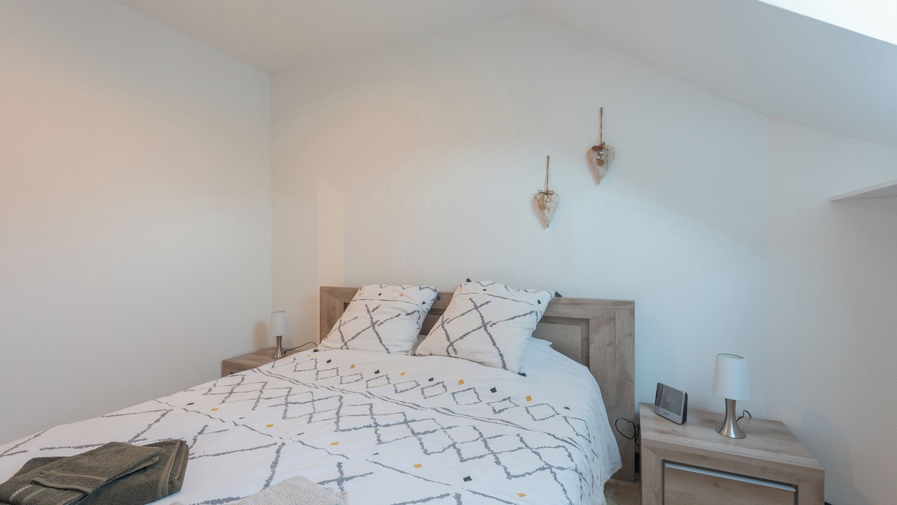 Photo of Bedroom in Campan