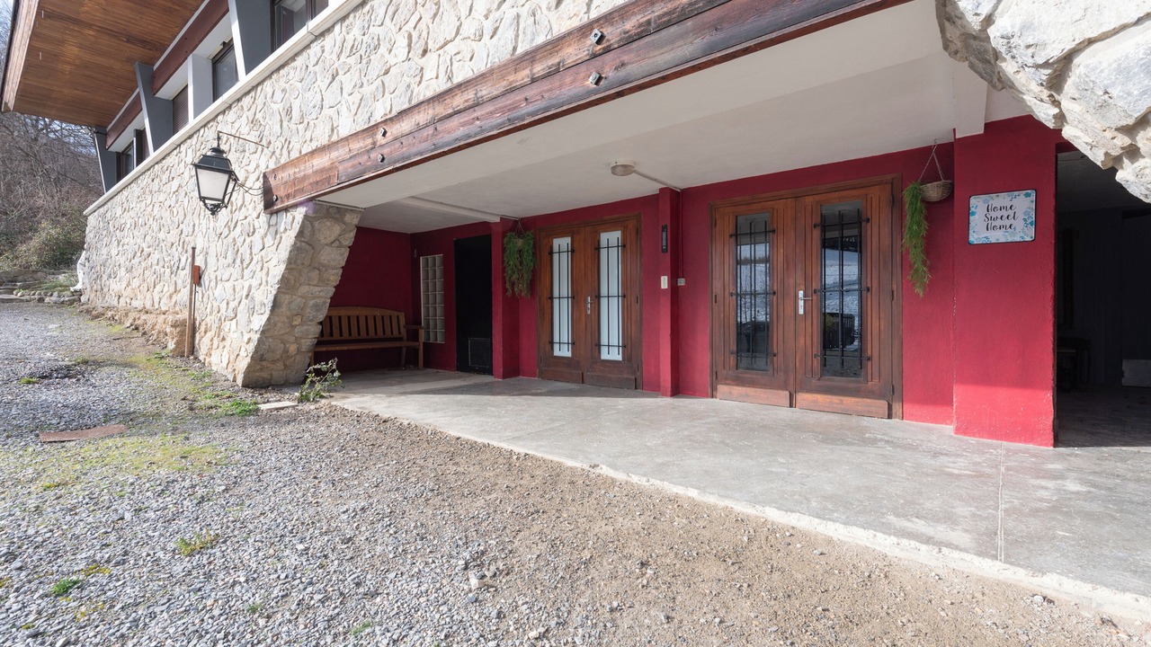 Photo of Outdoor in Campan