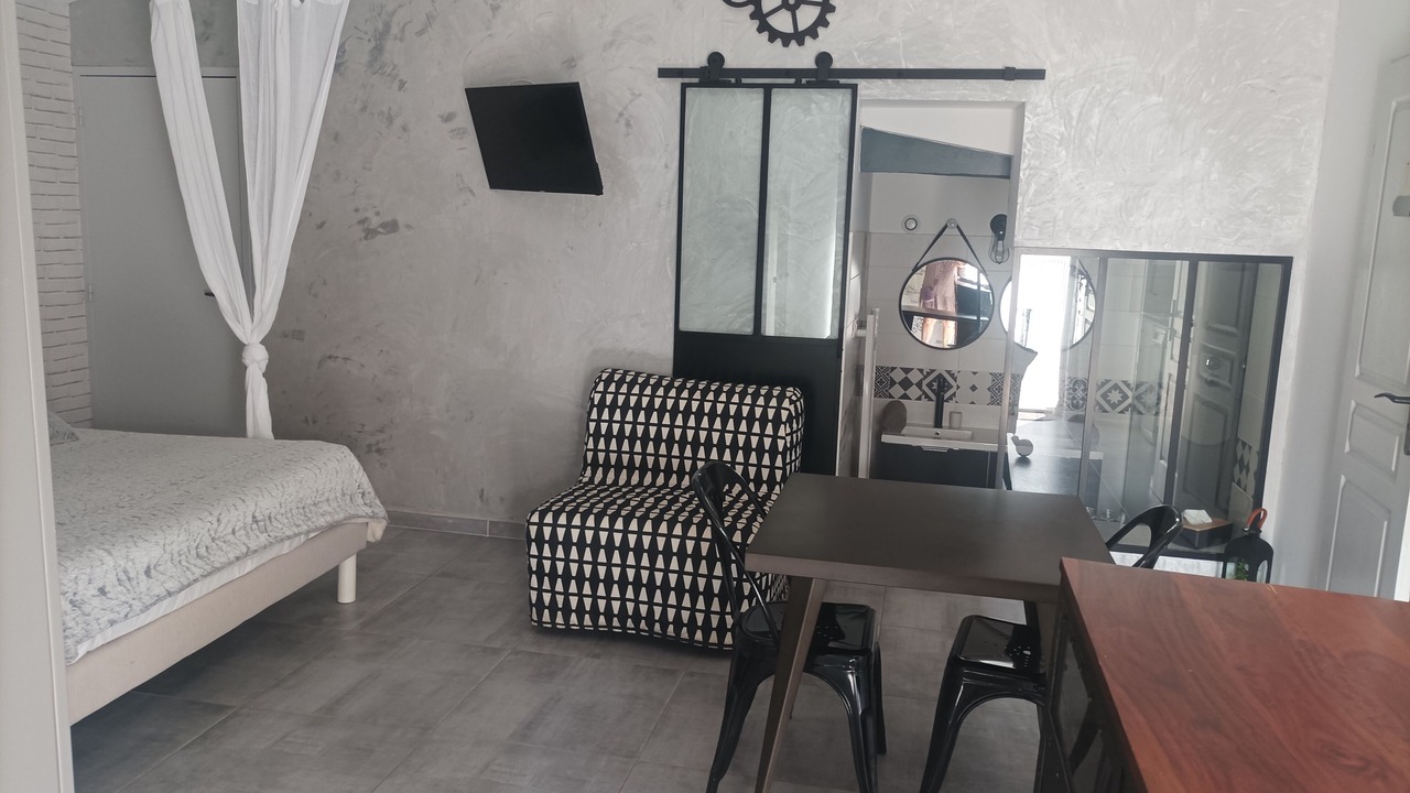 Photo of Bedroom in Lambesc