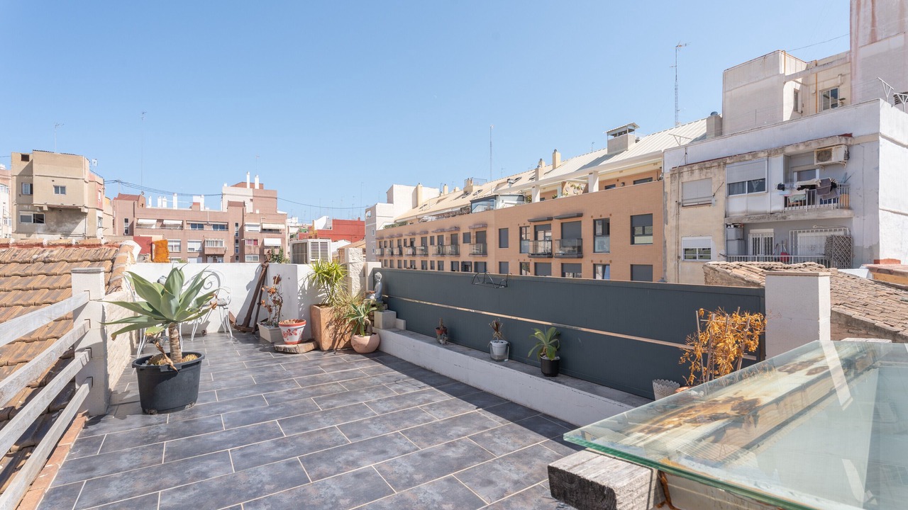 Photo of Patio Balcony in Aiora