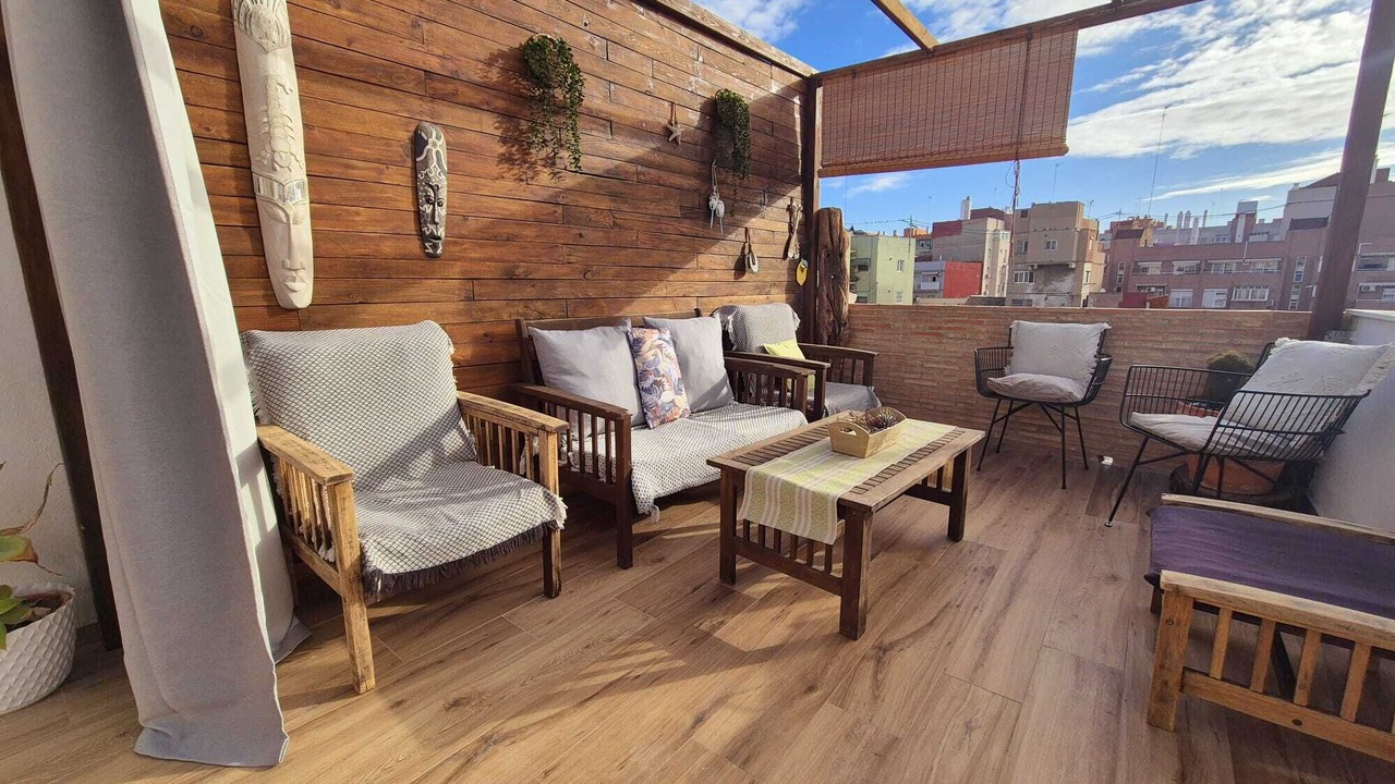 Photo of Patio Balcony in Aiora
