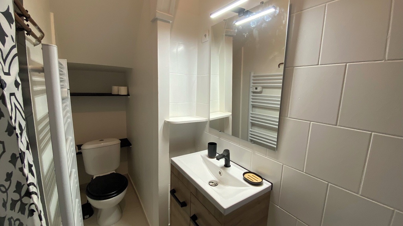 Photo of Bathroom in Saint-Charles