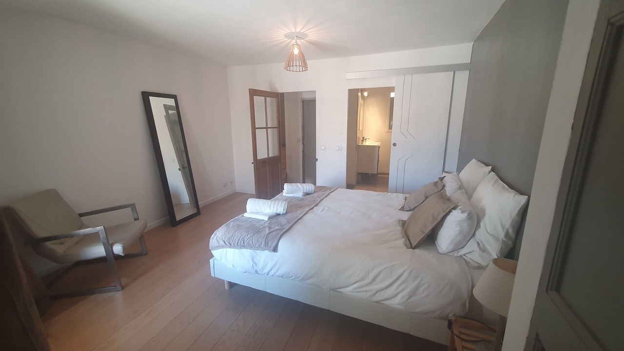 Photo of Bedroom in Lambesc