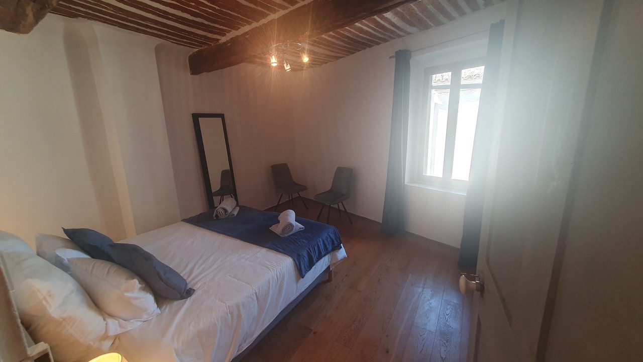 Photo of Bedroom in Lambesc