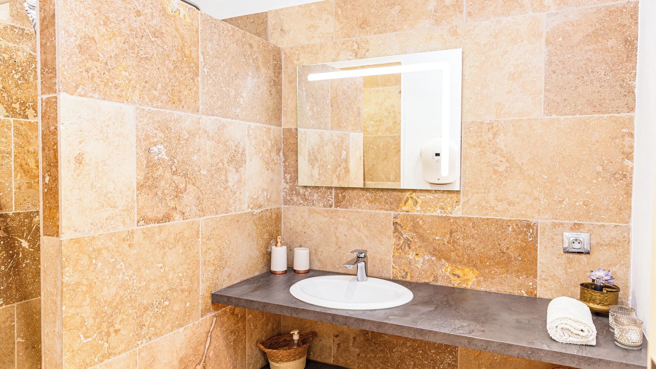 Photo of Bathroom in Saint-Martin-de-Crau