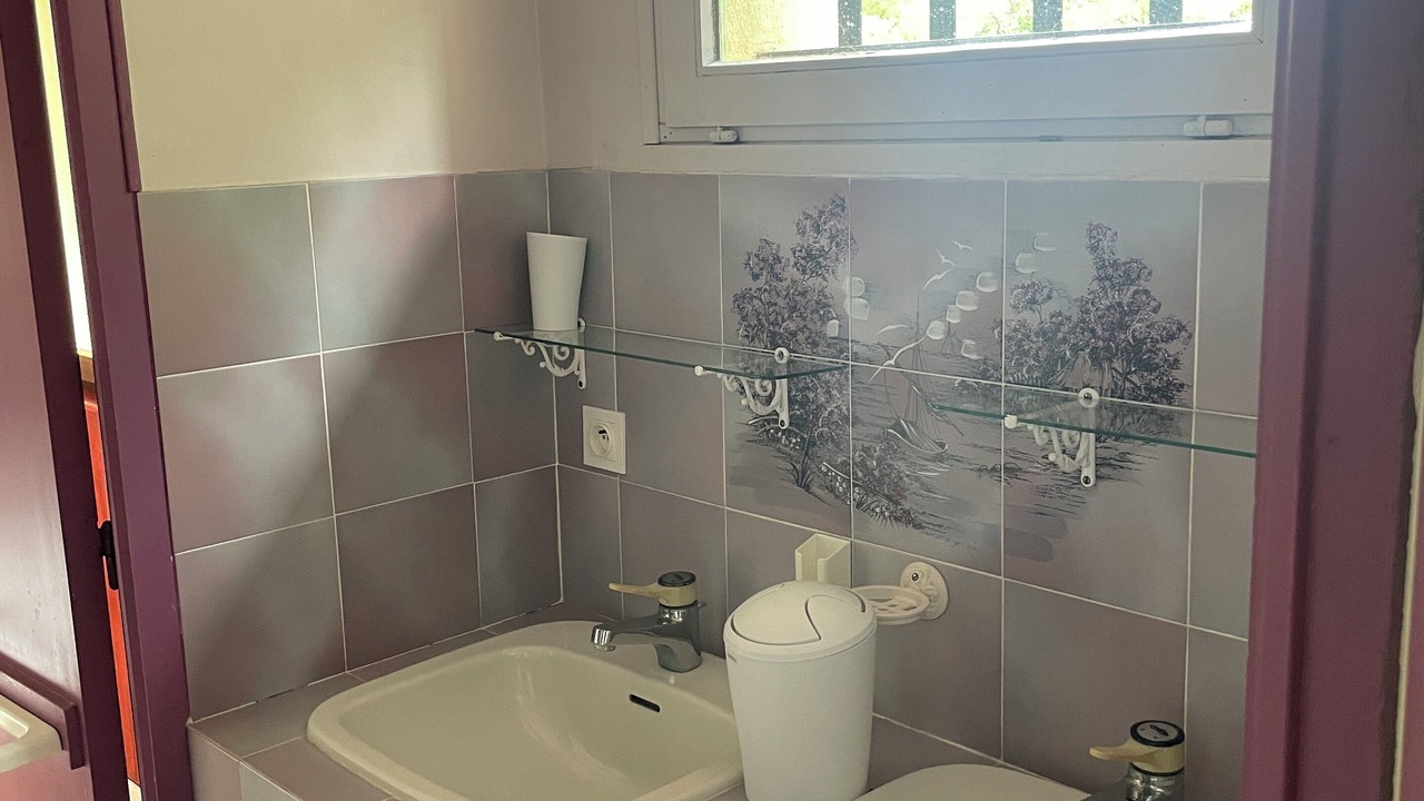 Photo of Bathroom in Saint-Siffret