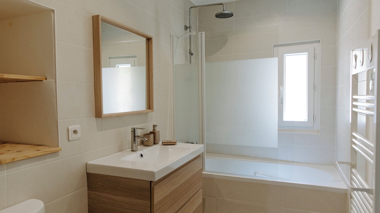 Photo of Bathroom in Chateauneuf-du-Pape