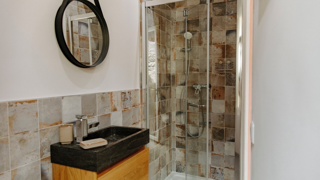 Photo of Bathroom in Chateauneuf-du-Pape