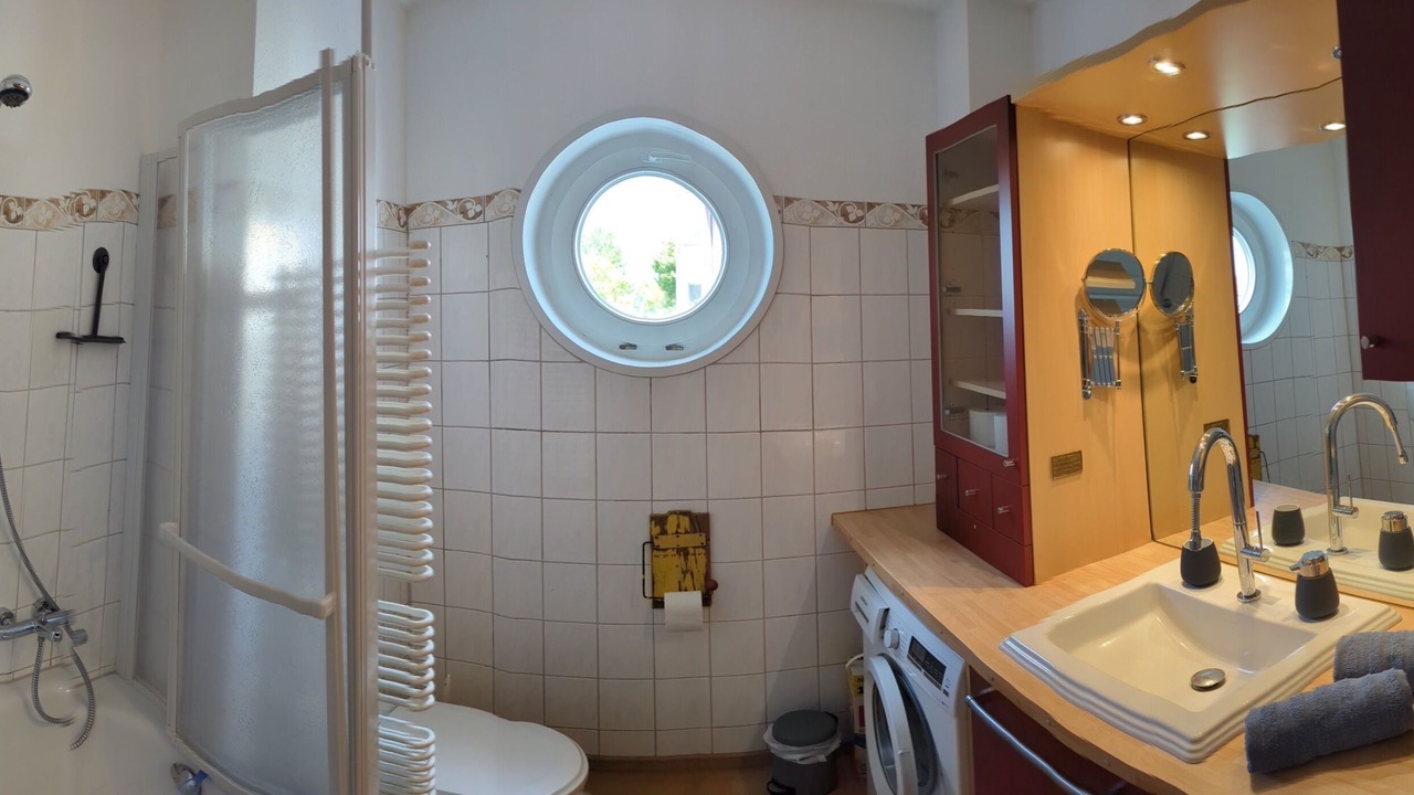 Photo of Bathroom in Steinbeckervorstadt