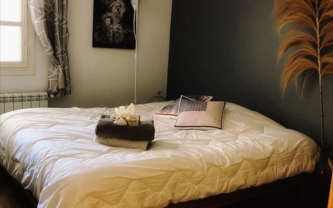 Photo of Bedroom in Cornillon-Confoux