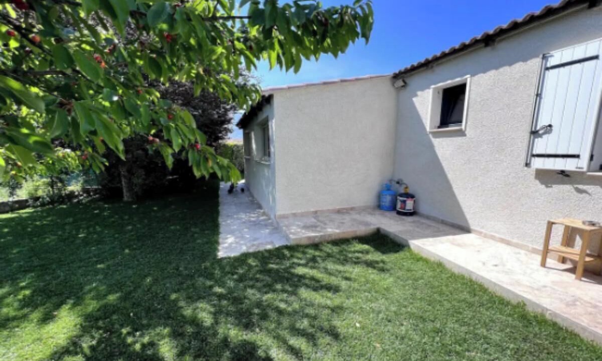 Photo of Patio Balcony in St.-Remy-de-Provence