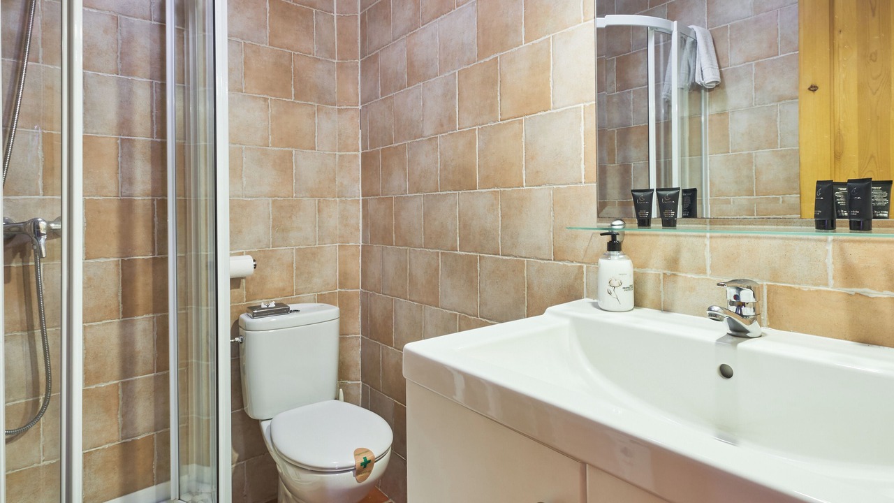 Photo of Bathroom in Benllera