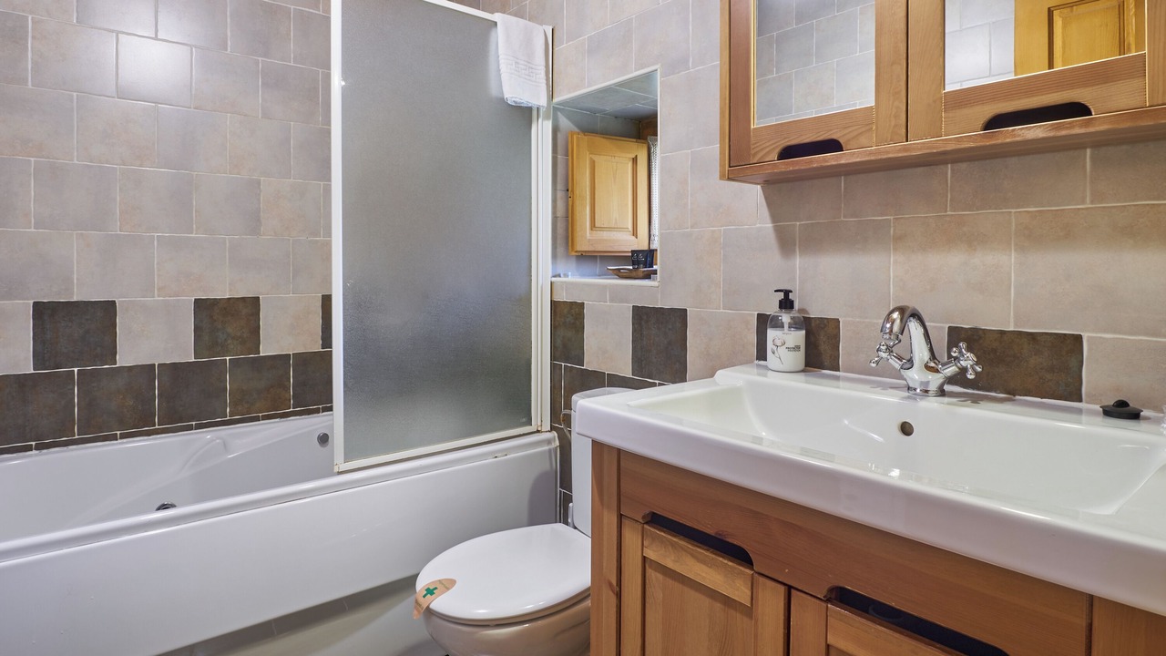 Photo of Bathroom in Benllera