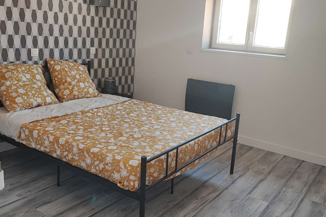 Photo of Bedroom in Sorgues