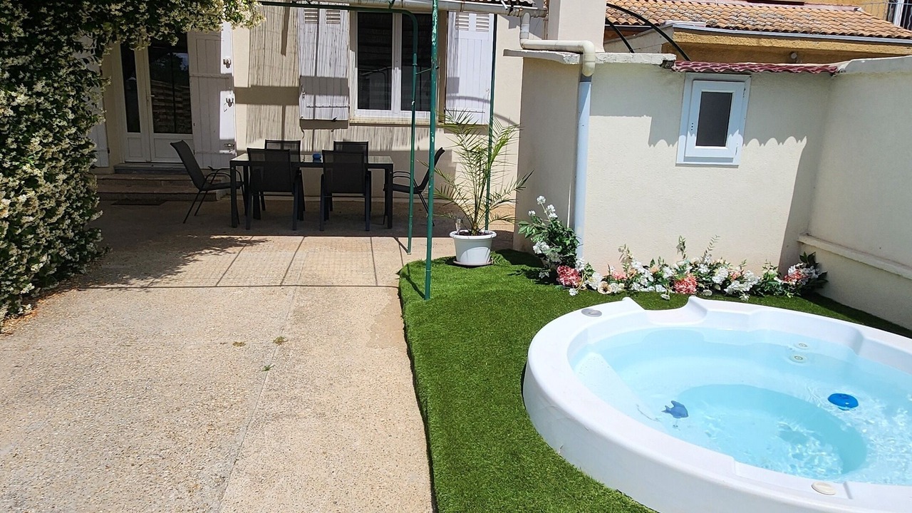 Photo of Patio Balcony in Sorgues