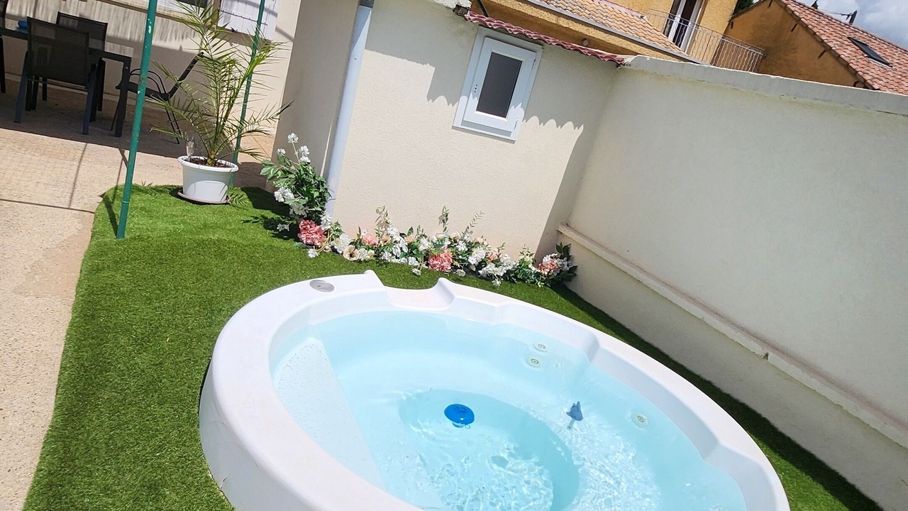 Photo of Patio Balcony in Sorgues