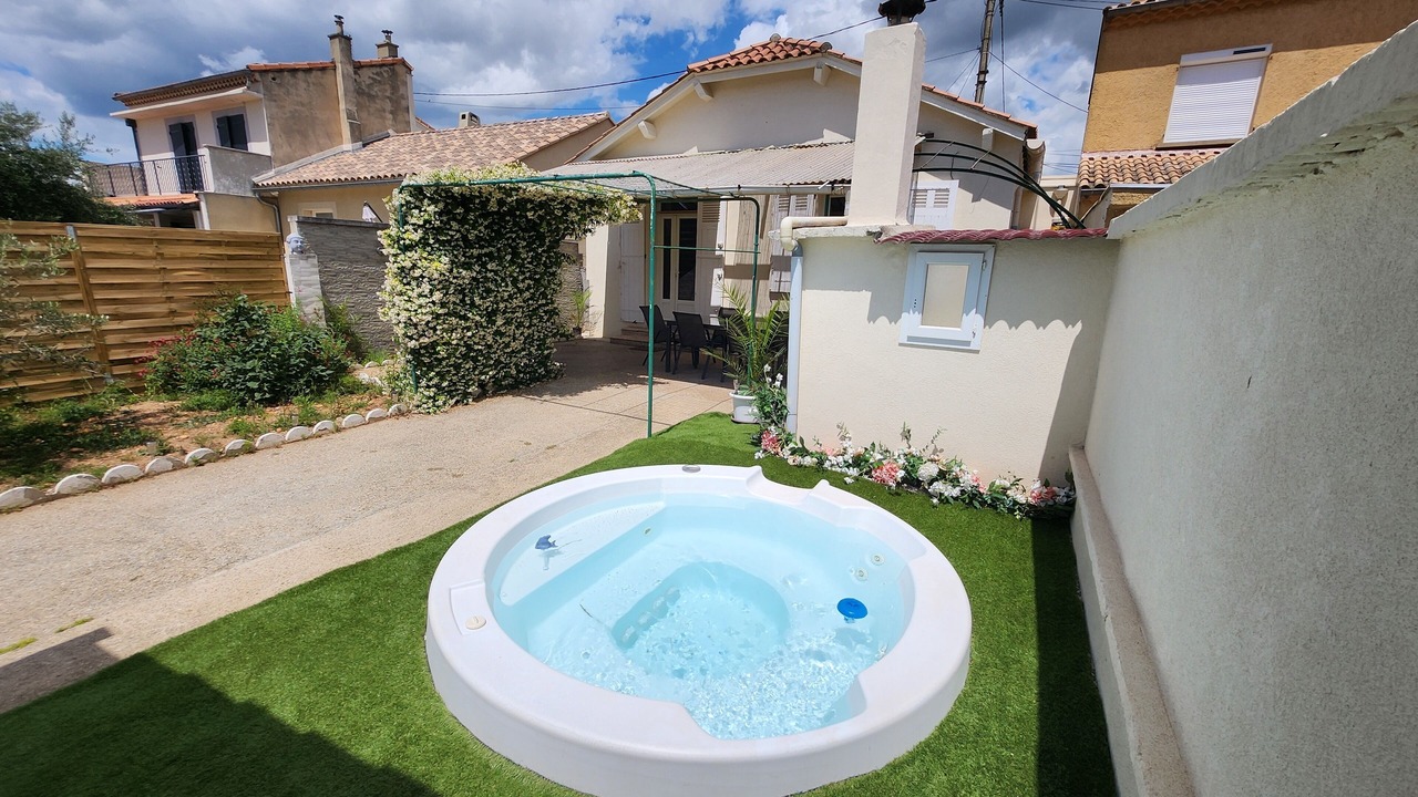 Photo of Patio Balcony in Sorgues