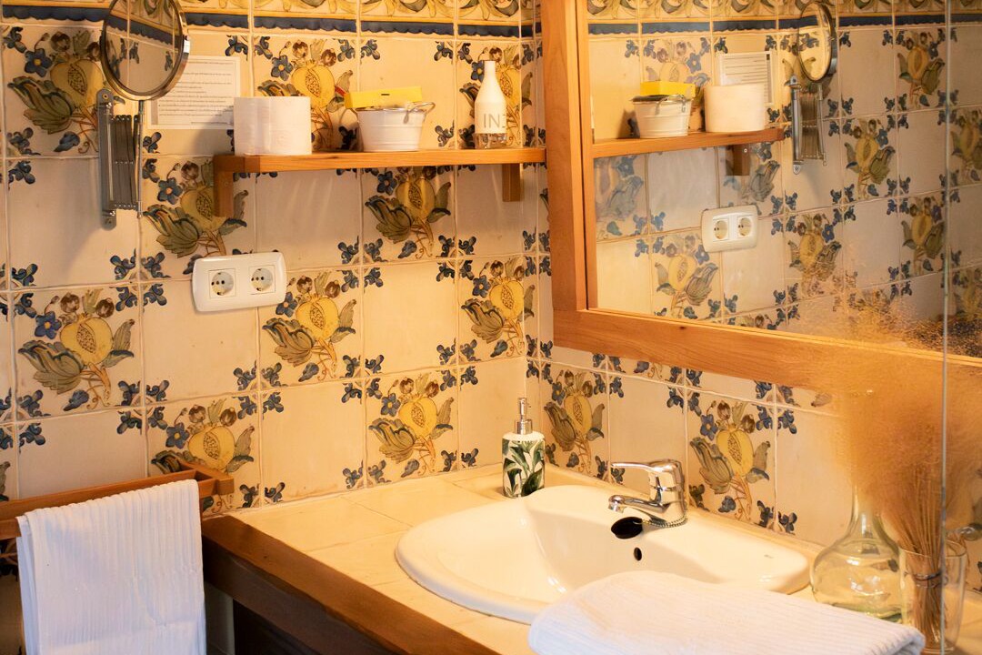 Photo of Bathroom in San Esteban de la Sierra