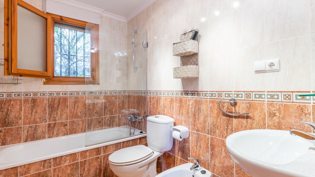 Photo of Bathroom in Adsubia