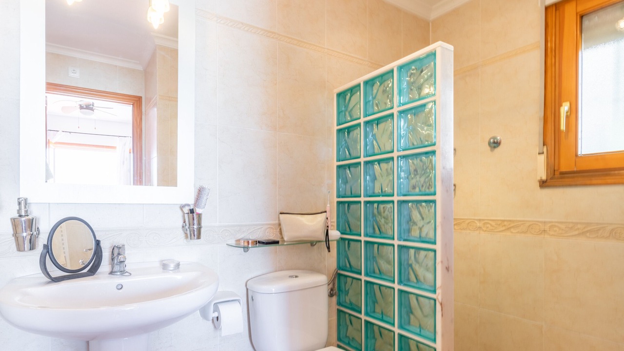 Photo of Bathroom in Adsubia