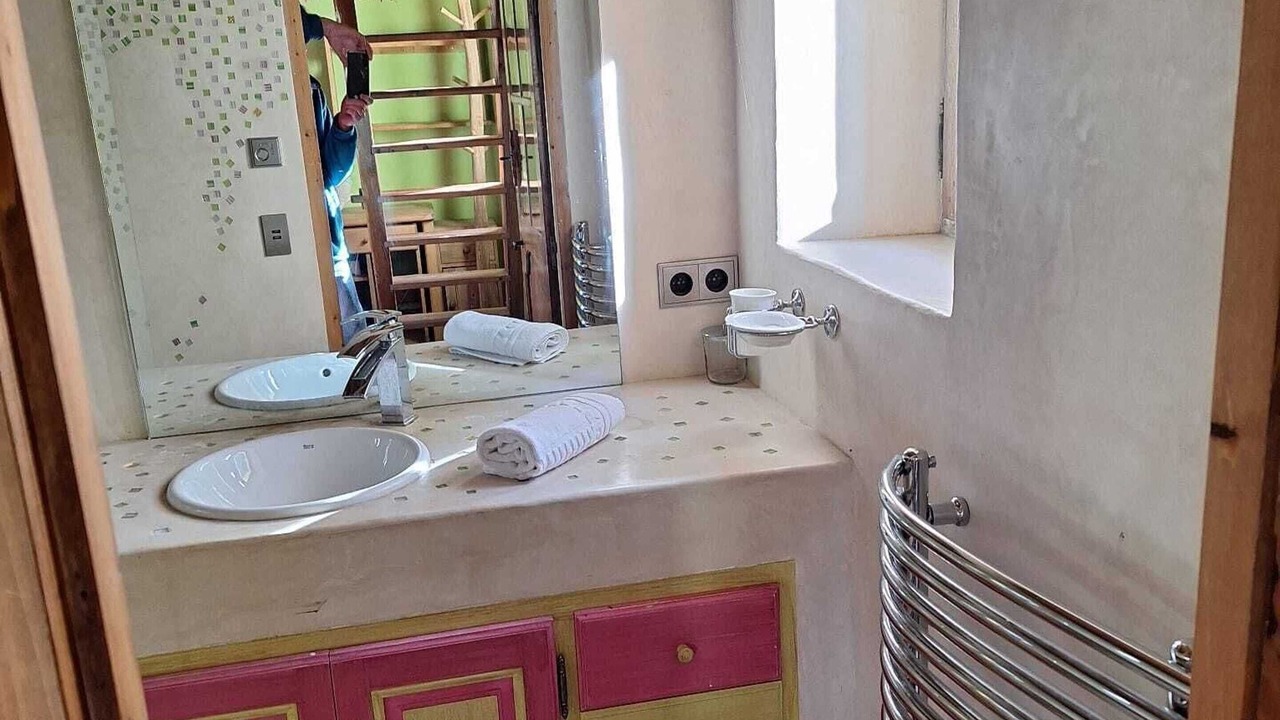 Photo of Bathroom in Lambesc