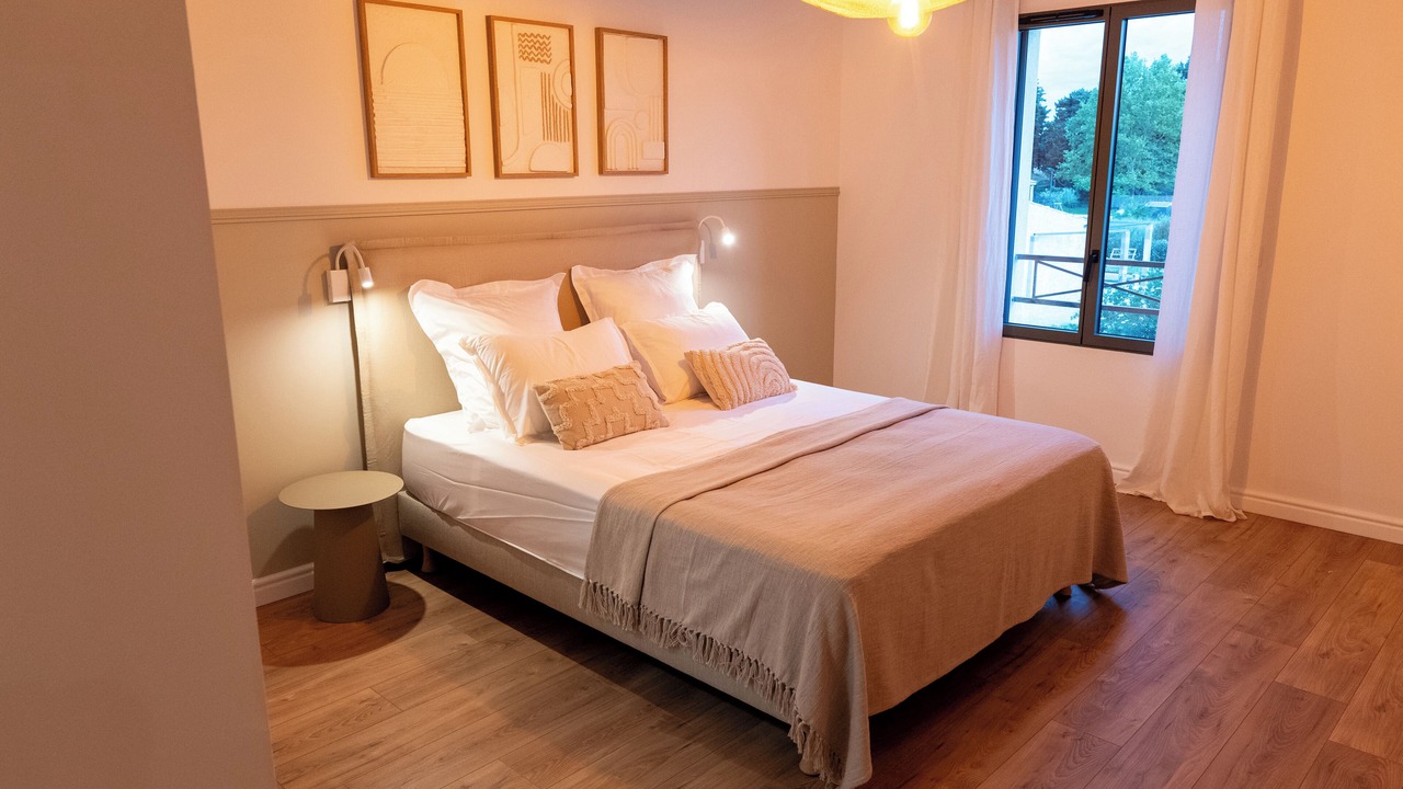 Photo of Bedroom in Chateauneuf-de-Gadagne