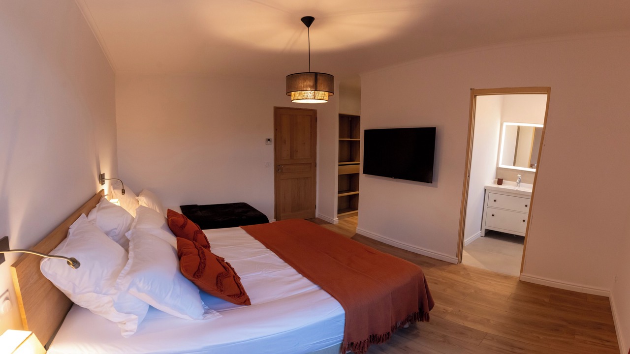 Photo of Bedroom in Chateauneuf-de-Gadagne