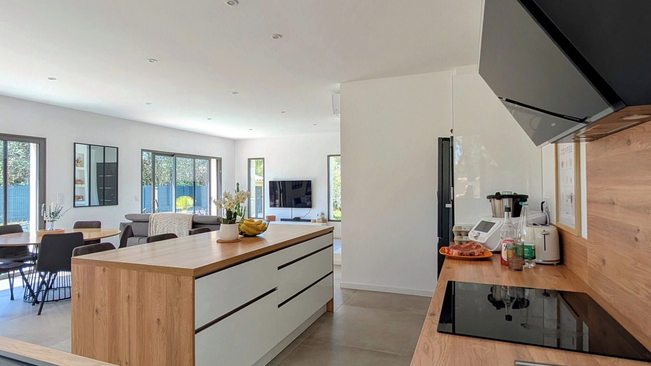 Photo of Kitchen in Chateauneuf-de-Gadagne