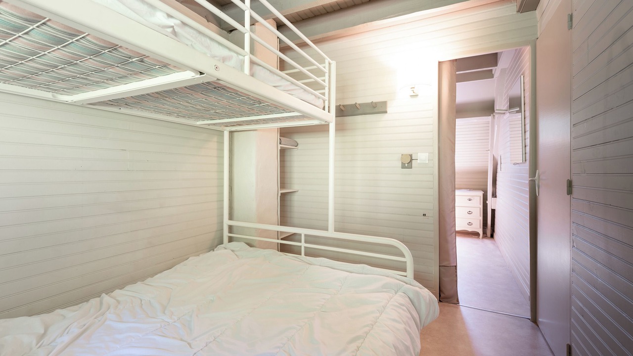 Photo of Bedroom in Campan