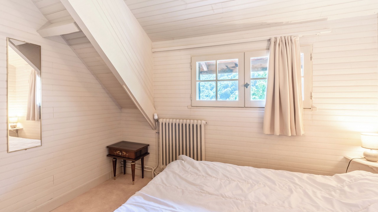 Photo of Bedroom in Campan