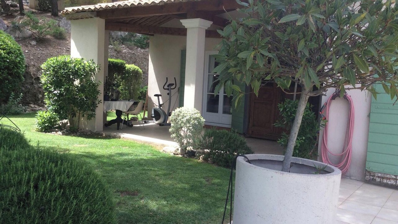 Photo of Outdoor in Pont Royal