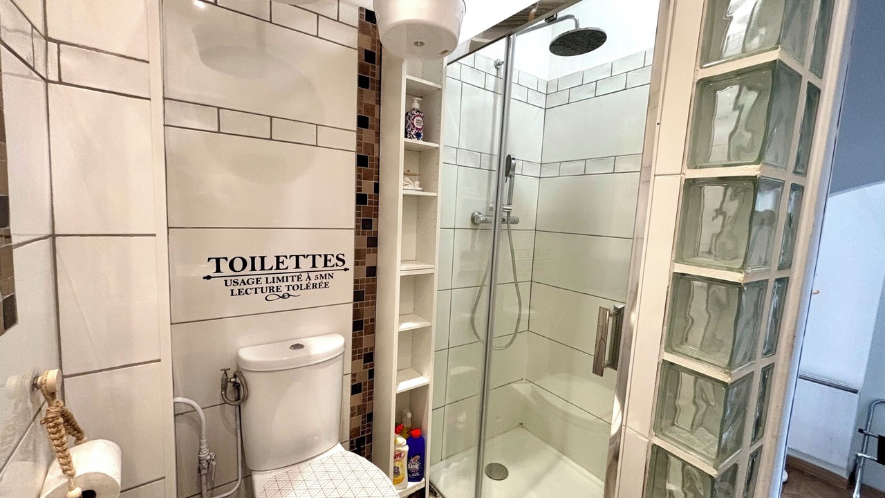 Photo of Bathroom in Les Pennes-Mirabeau