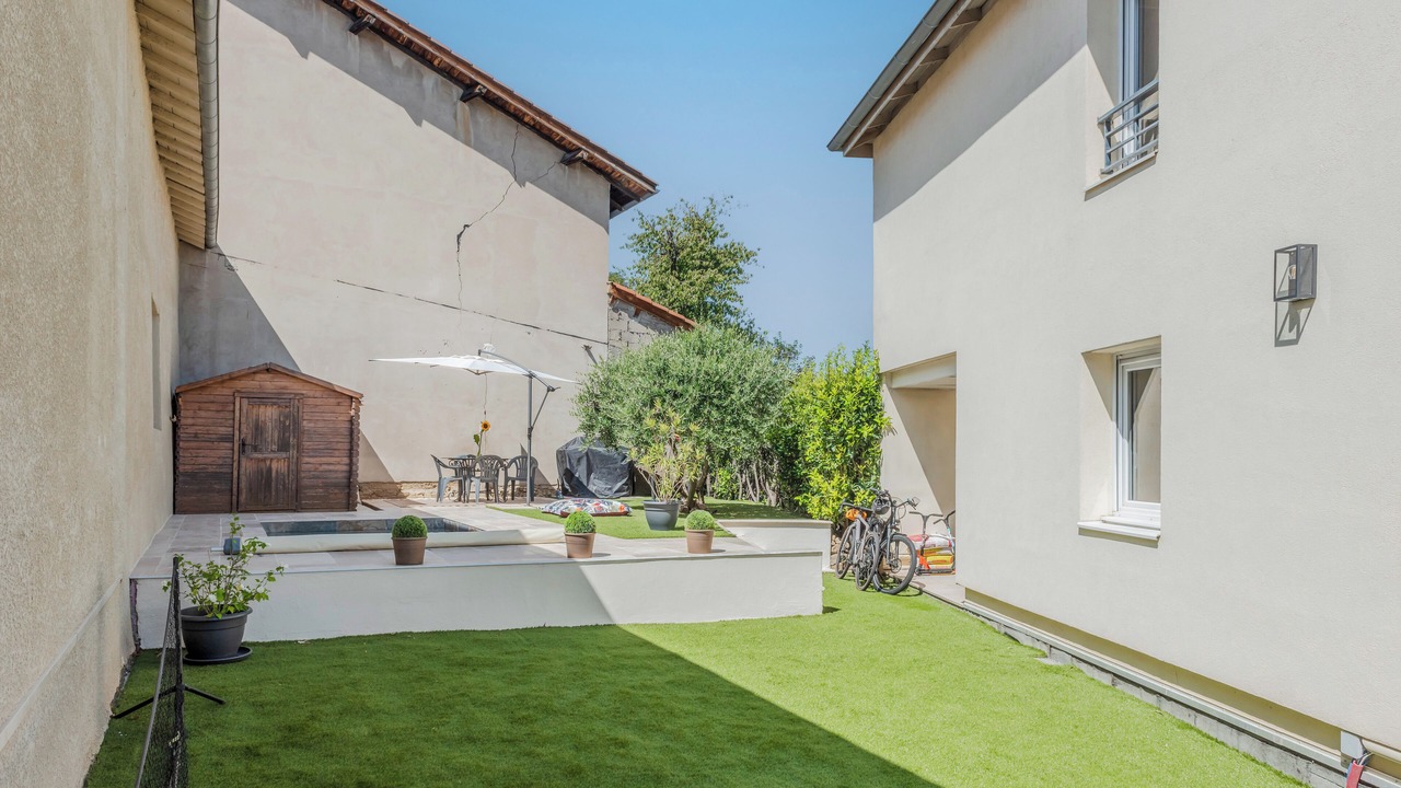 Photo of Patio Balcony in Tassin-la-Demi-Lune