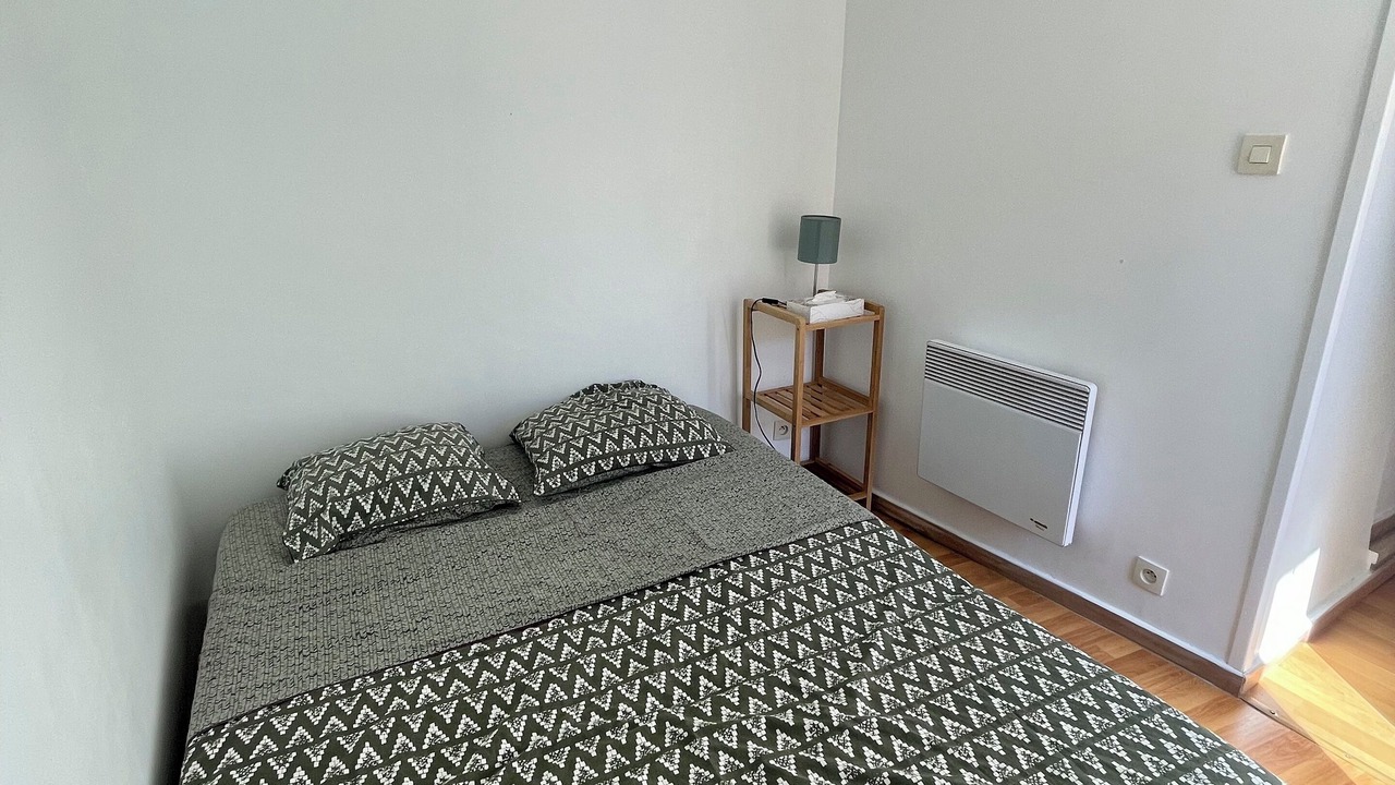 Photo of Bedroom in Puyloubier