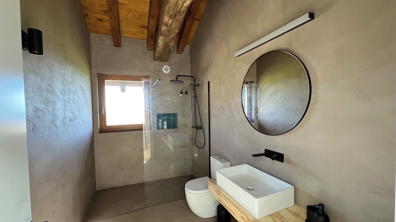 Photo of Bathroom in Aia