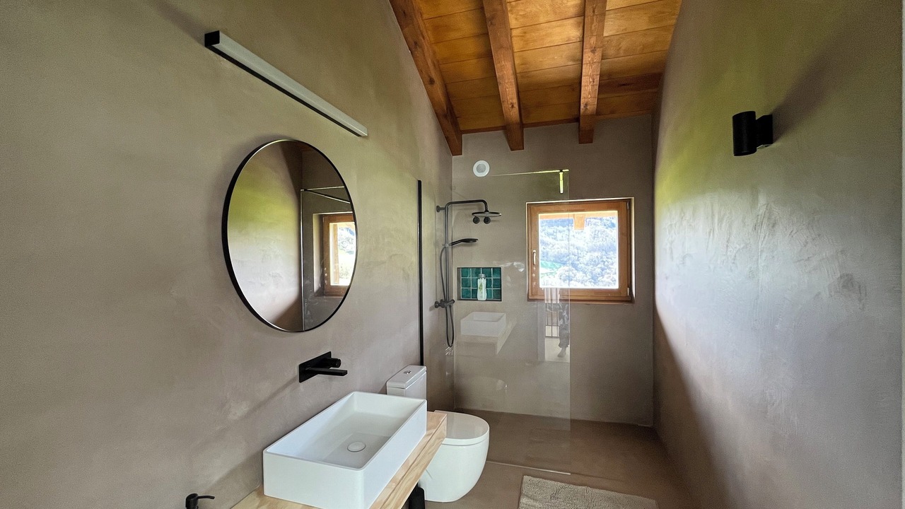 Photo of Bathroom in Aia