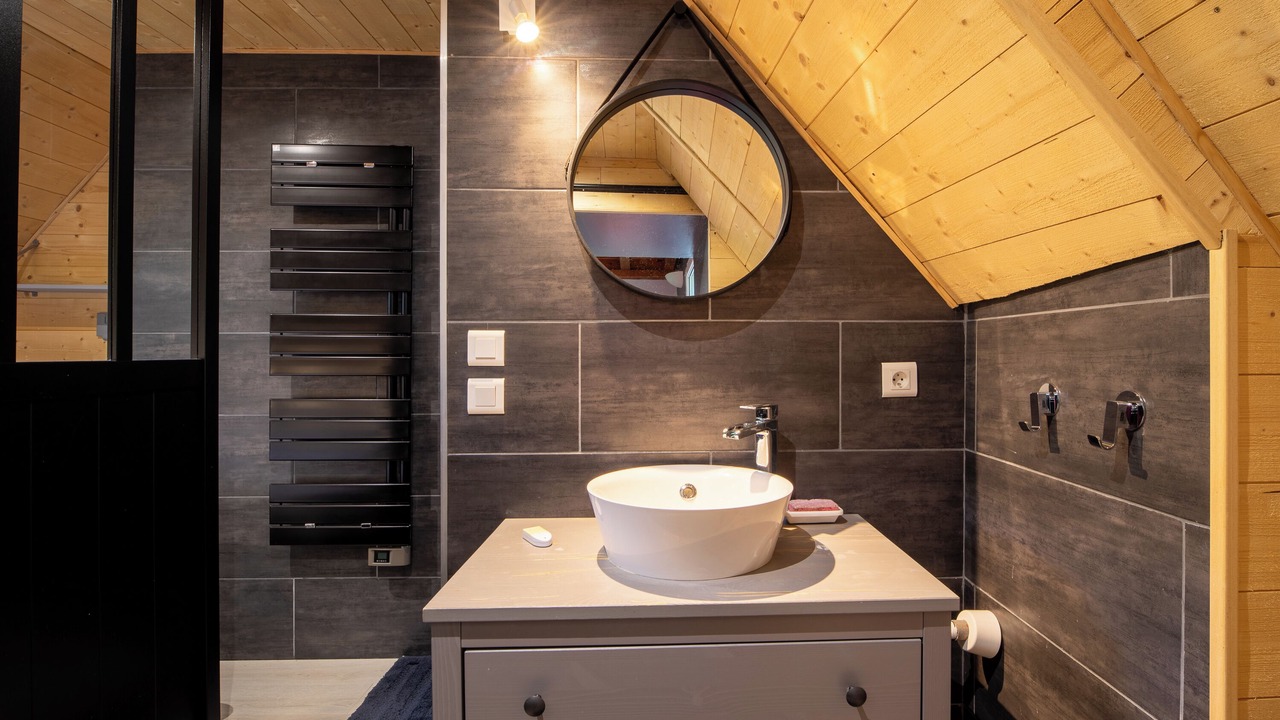 Photo of Bathroom in Campan
