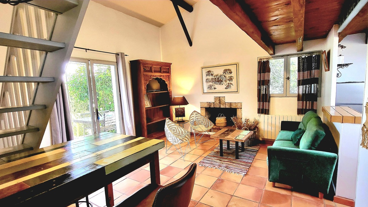 Photo of Livingroom in Vestric-et-Candiac