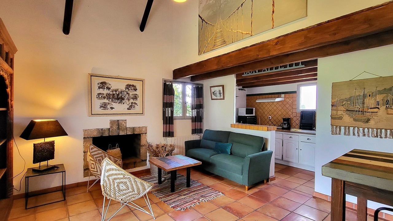Photo of Livingroom in Vestric-et-Candiac