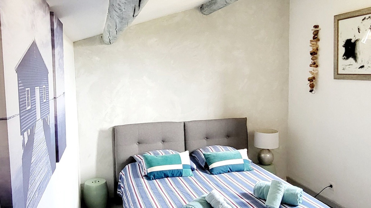 Photo of Bedroom in Vestric-et-Candiac