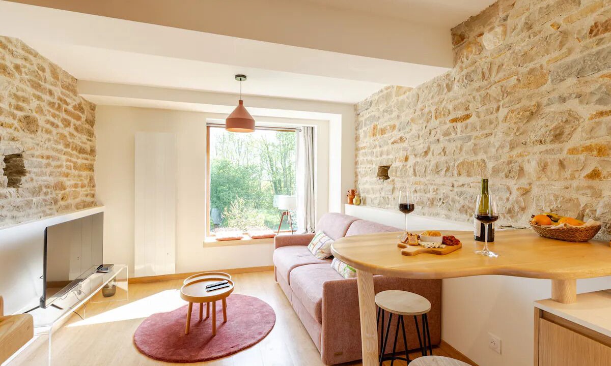 Photo of Livingroom in Saint-Sorlin-en-Bugey