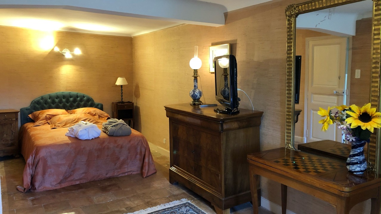 Photo of Bedroom in Saint-Chamas