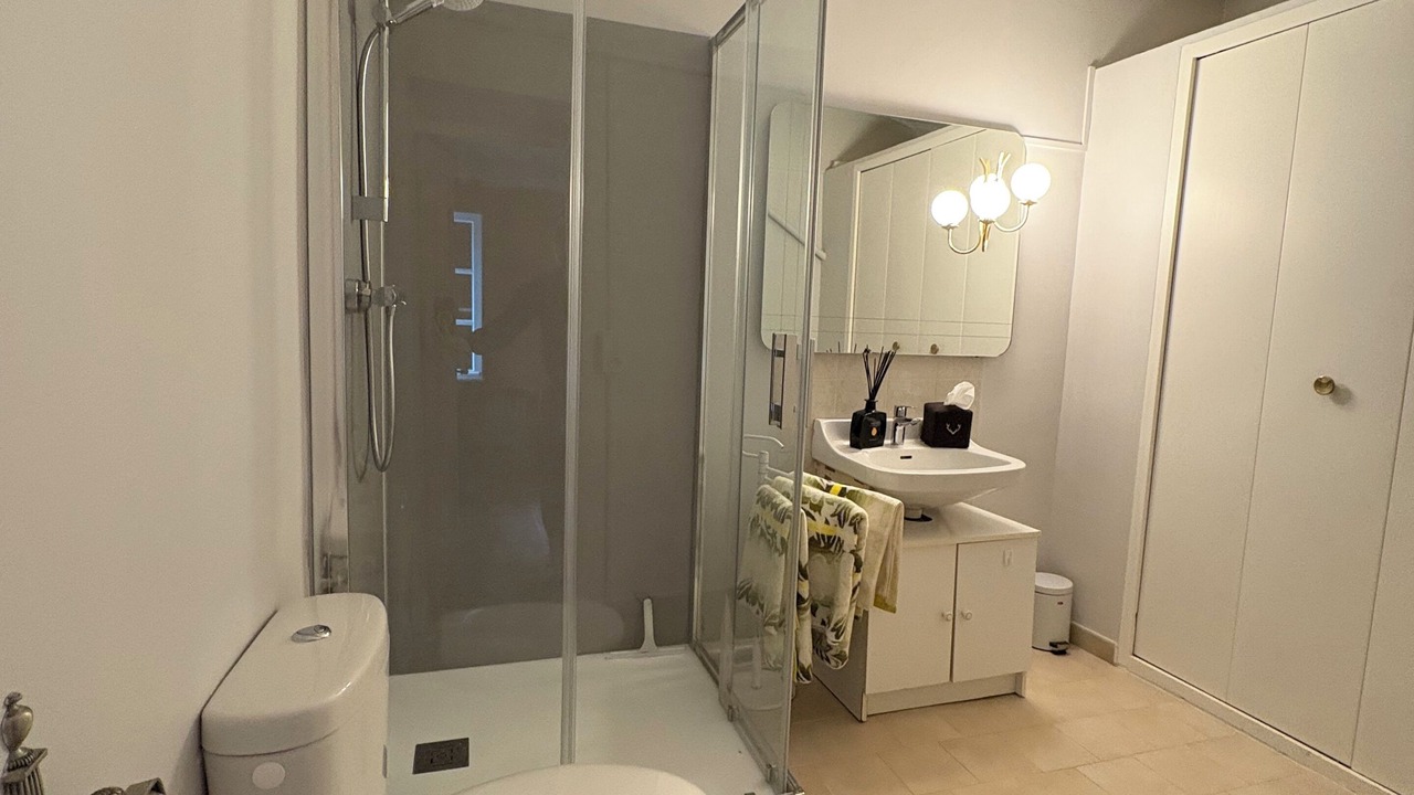 Photo of Bathroom in Saint-Chamas