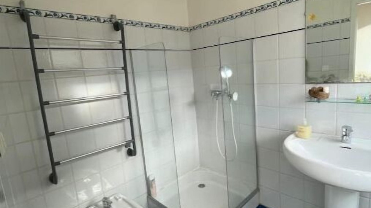 Photo of Bathroom in Campan